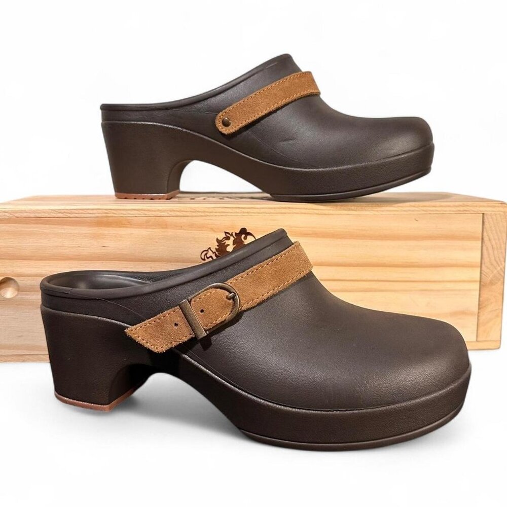 Crocs Sarah Clog in Dark Brown